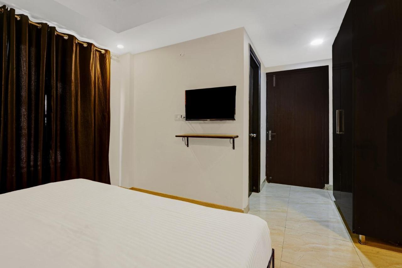 Super Townhouse Tipsyy Near Bestech Central Square Mall Gurgaon Buitenkant foto