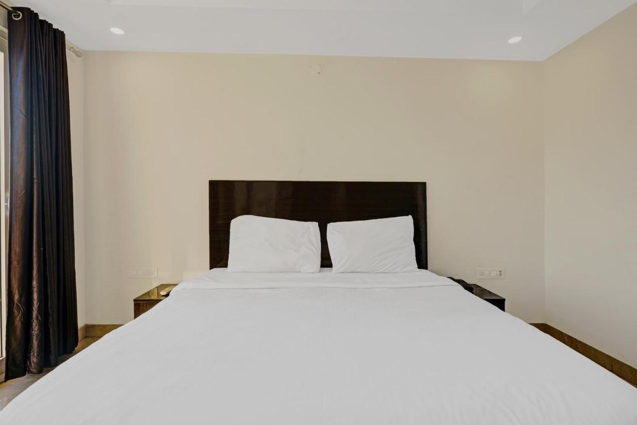 Super Townhouse Tipsyy Near Bestech Central Square Mall Gurgaon Buitenkant foto