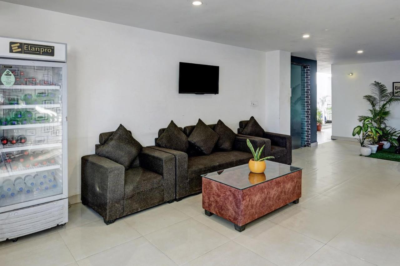 Super Townhouse Tipsyy Near Bestech Central Square Mall Gurgaon Buitenkant foto