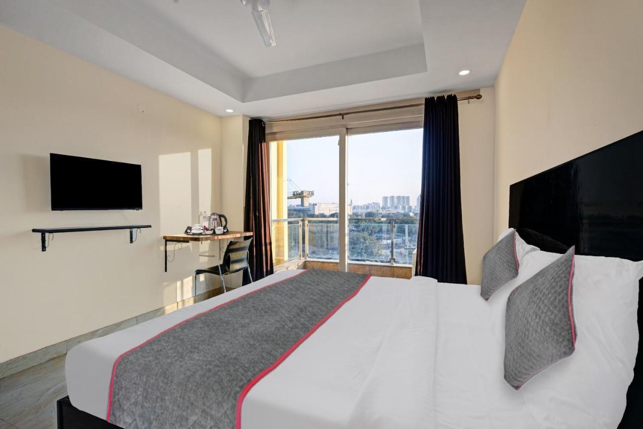Super Townhouse Tipsyy Near Bestech Central Square Mall Gurgaon Buitenkant foto