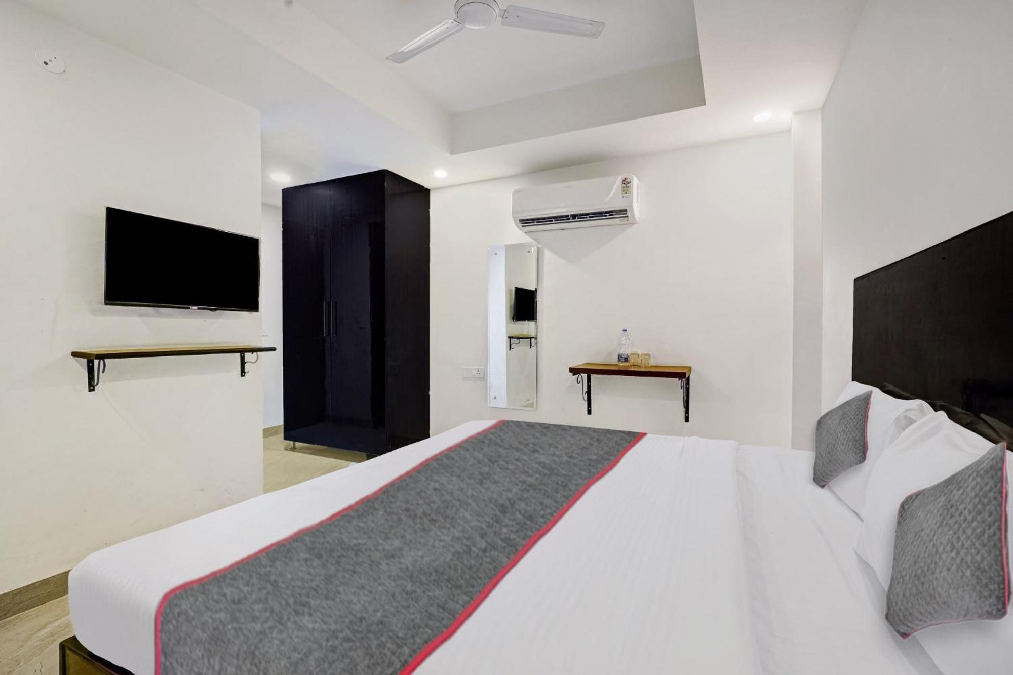 Super Townhouse Tipsyy Near Bestech Central Square Mall Gurgaon Buitenkant foto