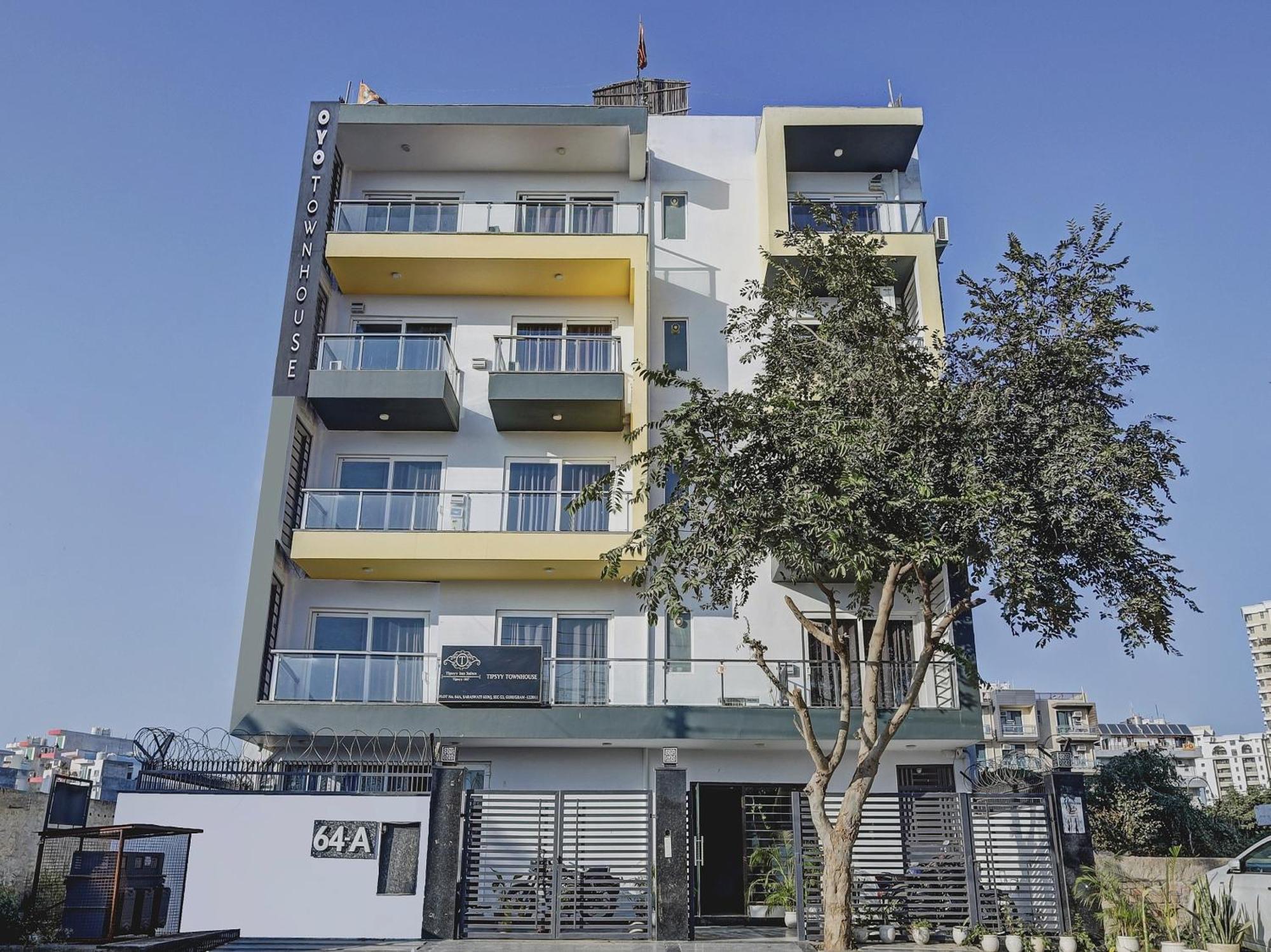 Super Townhouse Tipsyy Near Bestech Central Square Mall Gurgaon Buitenkant foto