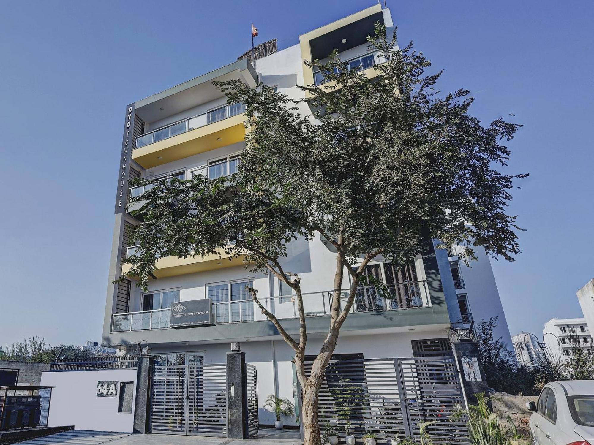 Super Townhouse Tipsyy Near Bestech Central Square Mall Gurgaon Buitenkant foto